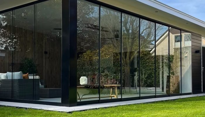 Prečo je bezrámové posuvné zasklenie praktickejšie?